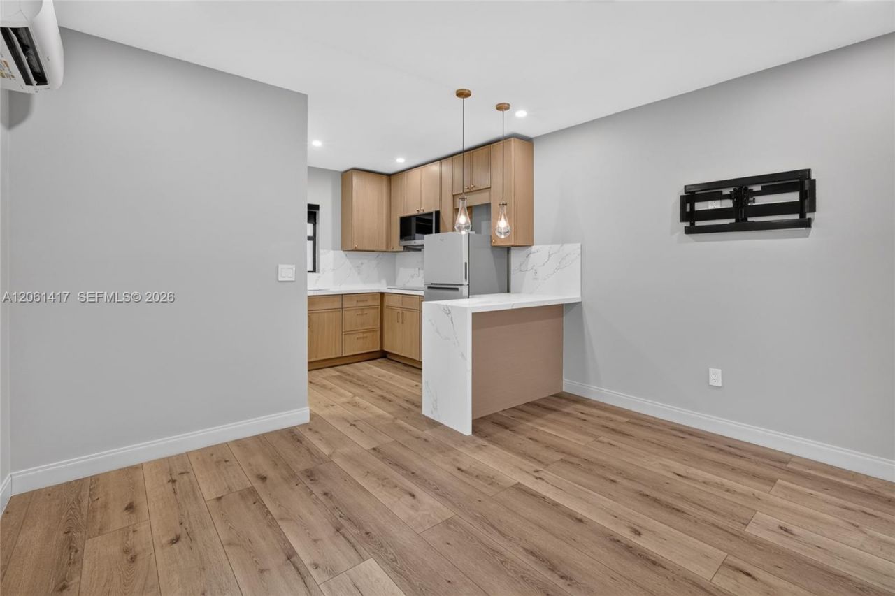 1011 NW 30th Ct , Unit 2, Miami, FL 33125 Photo