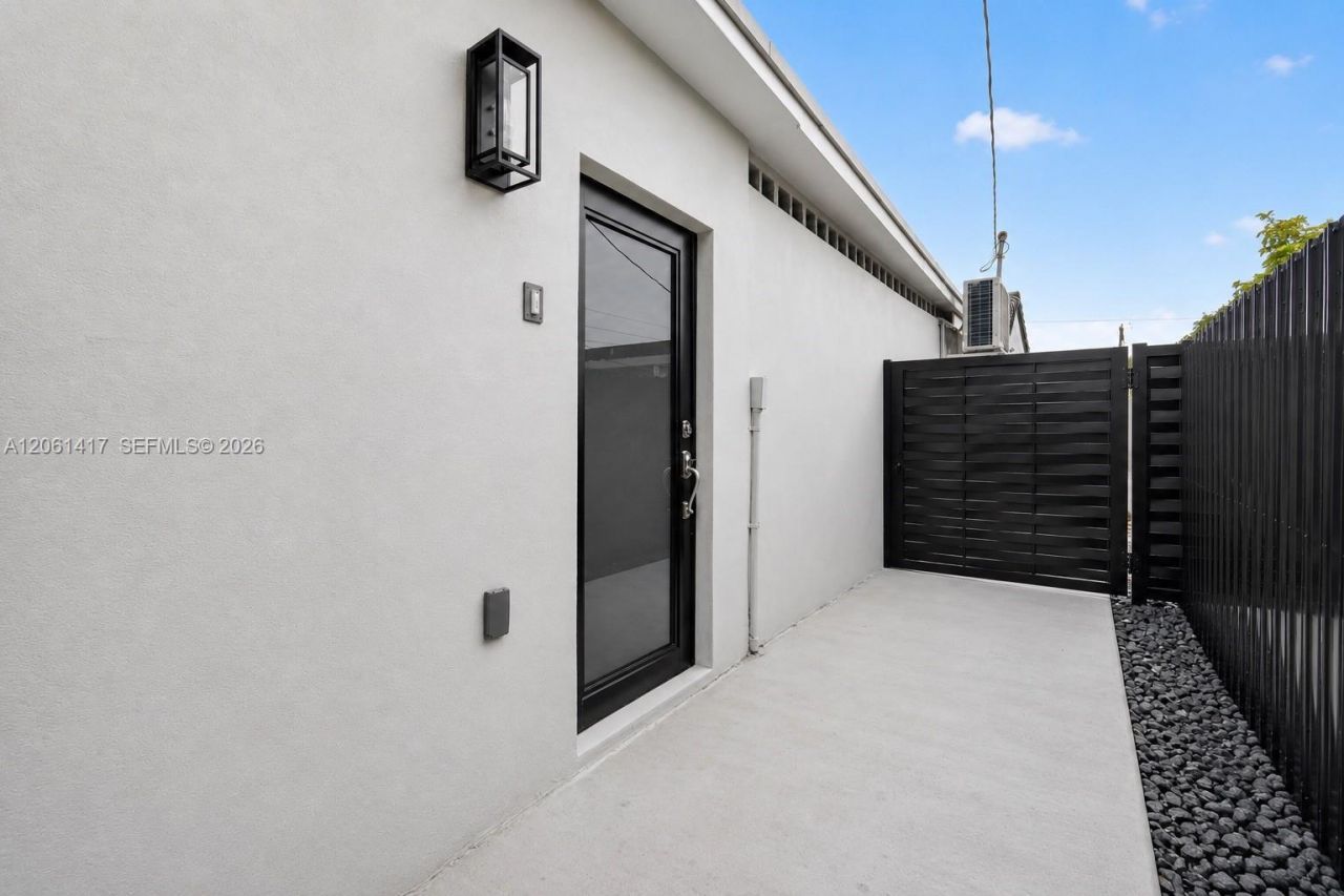 1011 NW 30th Ct , Unit 2, Miami, FL 33125 Photo