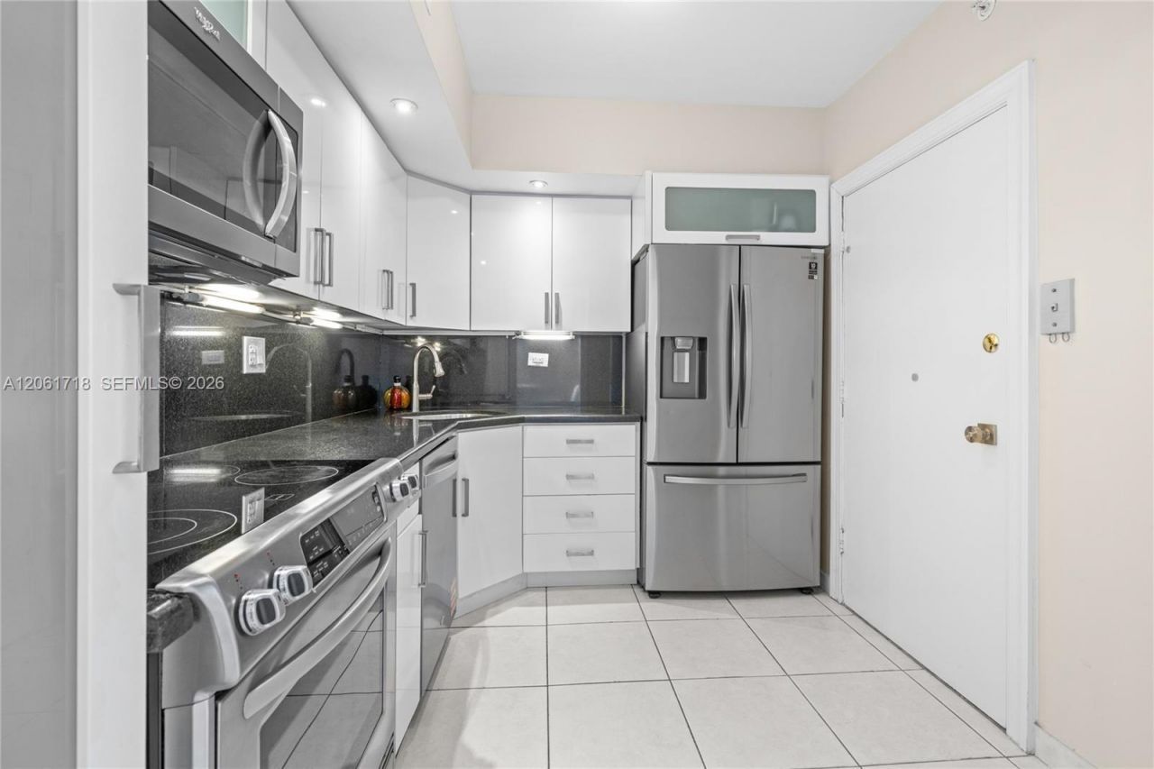 5601 Collins Ave, Unit 1515, Miami Beach, FL 33140 Photo