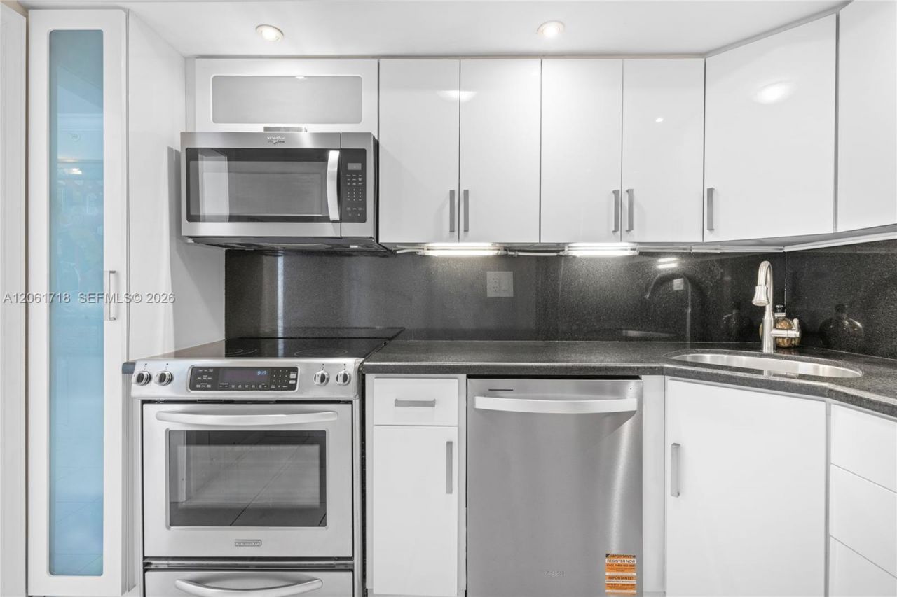 5601 Collins Ave, Unit 1515, Miami Beach, FL 33140 Photo
