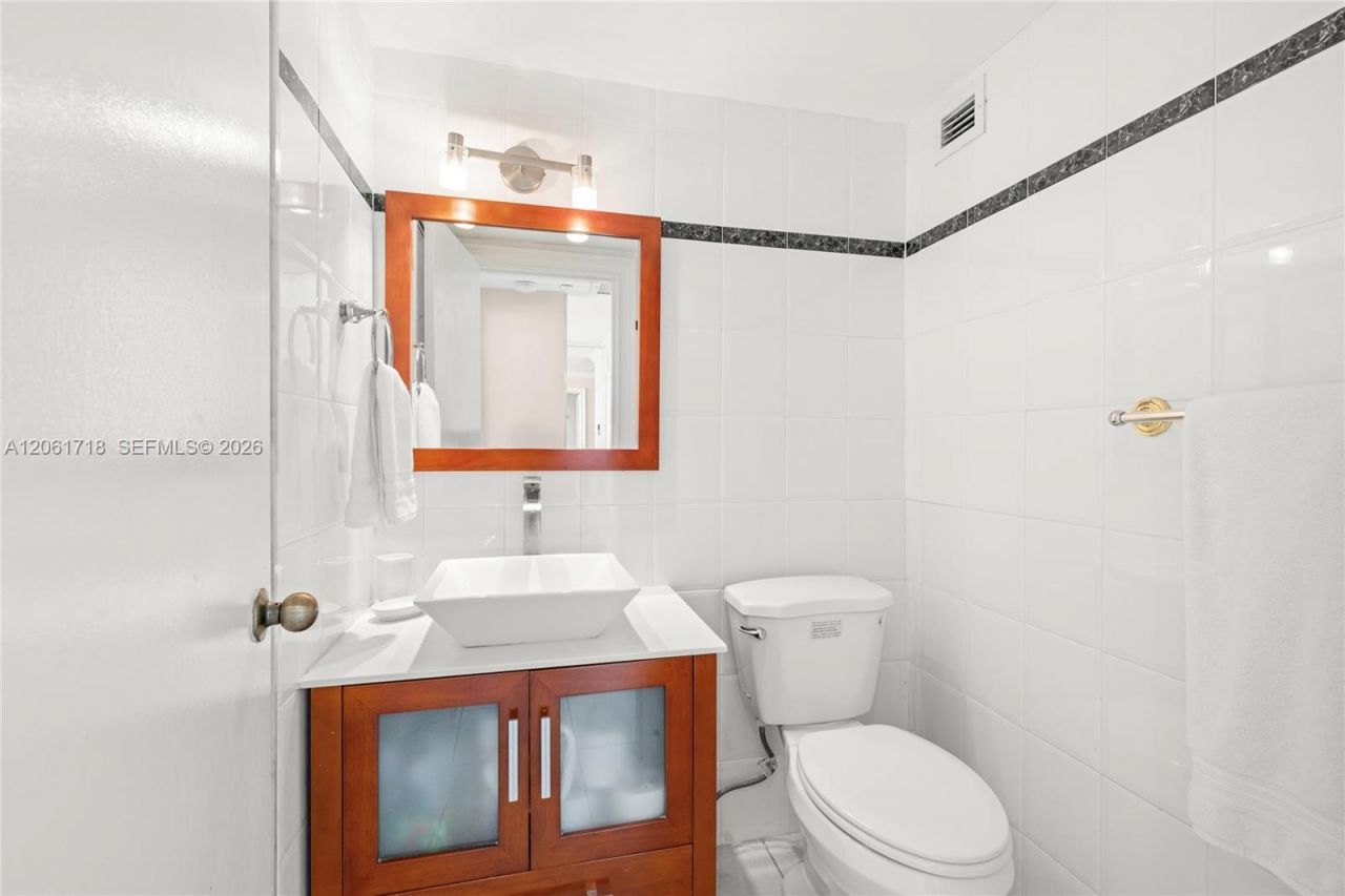 5601 Collins Ave, Unit 1515, Miami Beach, FL 33140 Photo