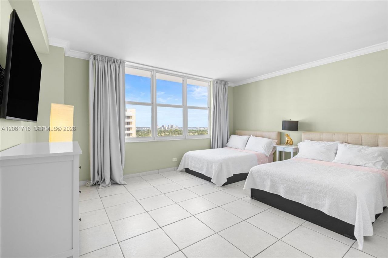 5601 Collins Ave, Unit 1515, Miami Beach, FL 33140 Photo