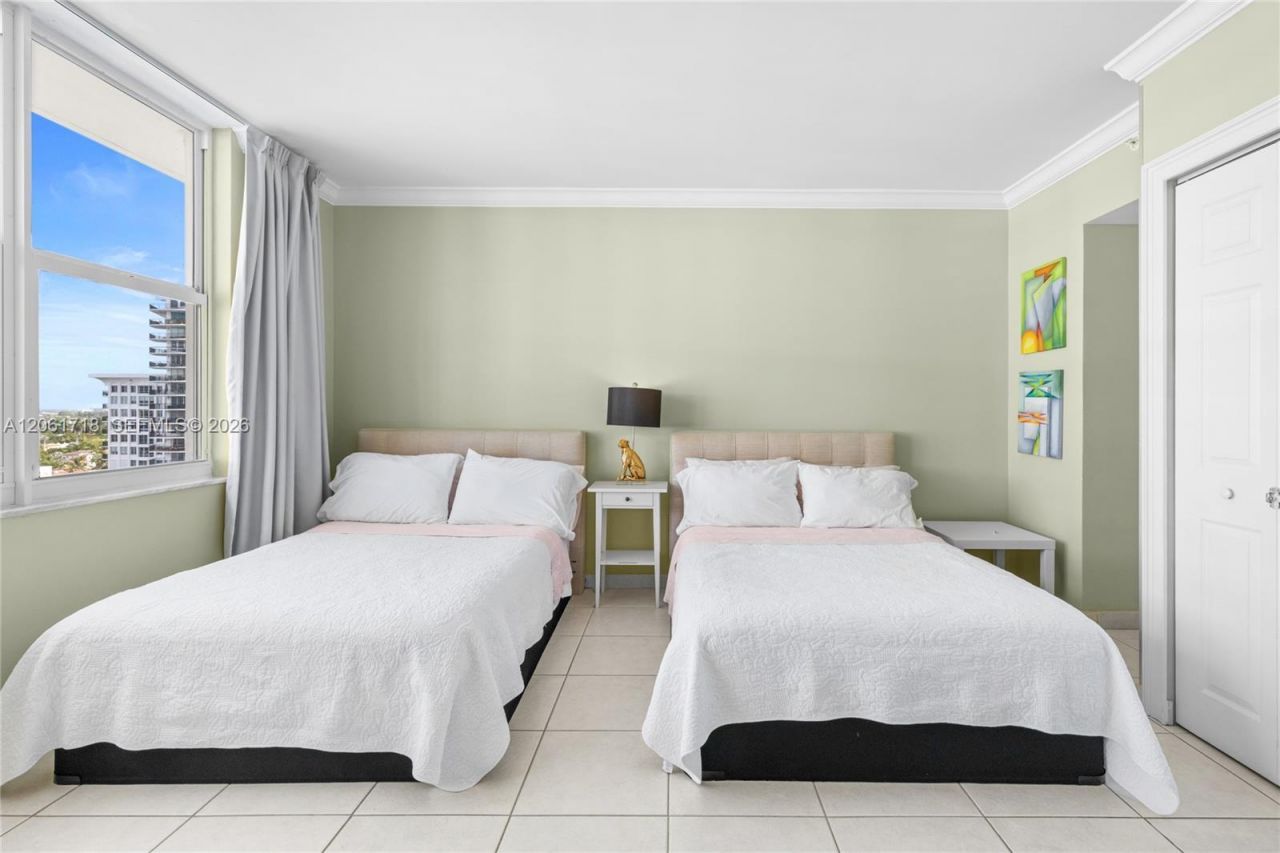 5601 Collins Ave, Unit 1515, Miami Beach, FL 33140 Photo
