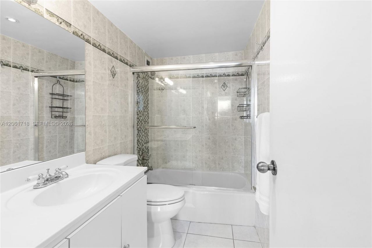 5601 Collins Ave, Unit 1515, Miami Beach, FL 33140 Photo