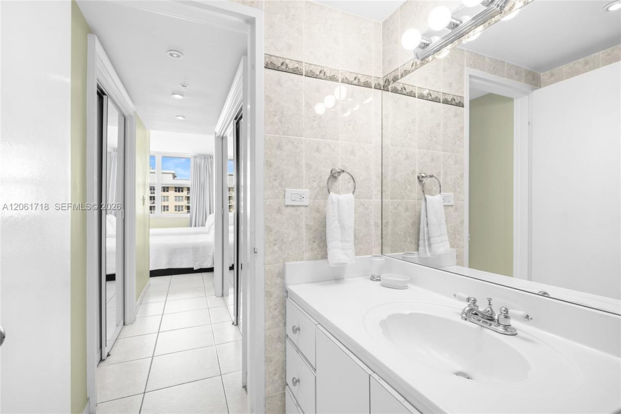 5601 Collins Ave, Unit 1515, Miami Beach, FL 33140 Photo