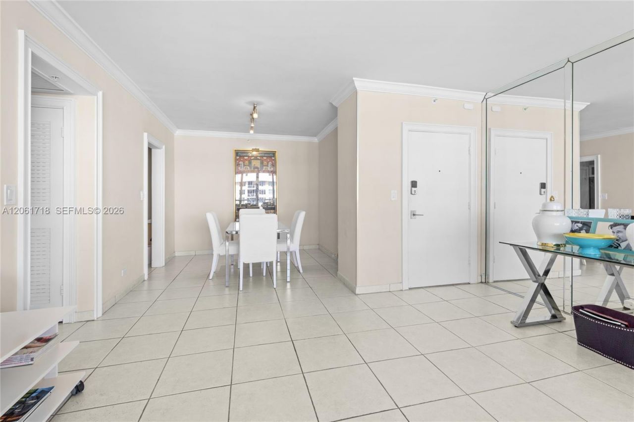 5601 Collins Ave, Unit 1515, Miami Beach, FL 33140 Photo