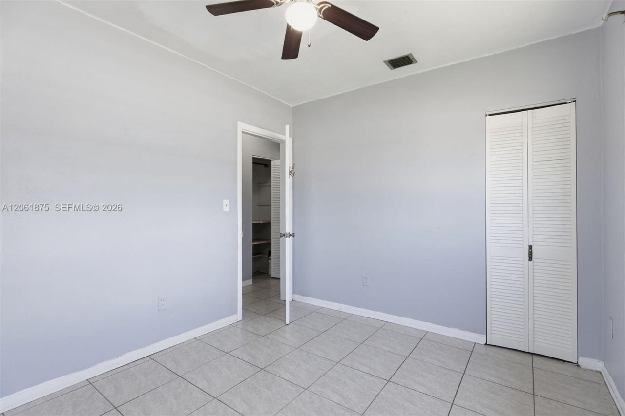 998 W 68th St, Hialeah, FL 33014 Photo