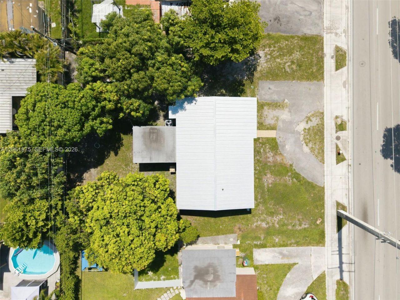 998 W 68th St, Hialeah, FL 33014 Photo