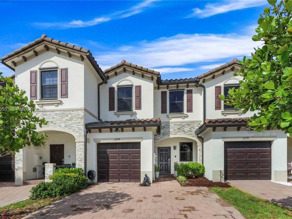 12758 SW 230th St , Miami, FL 33170