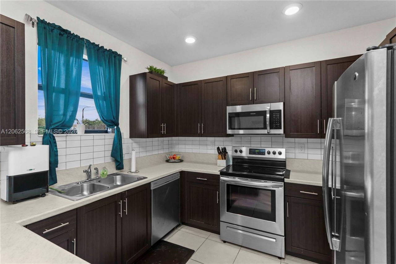 12758 SW 230th St , Miami, FL 33170 Photo