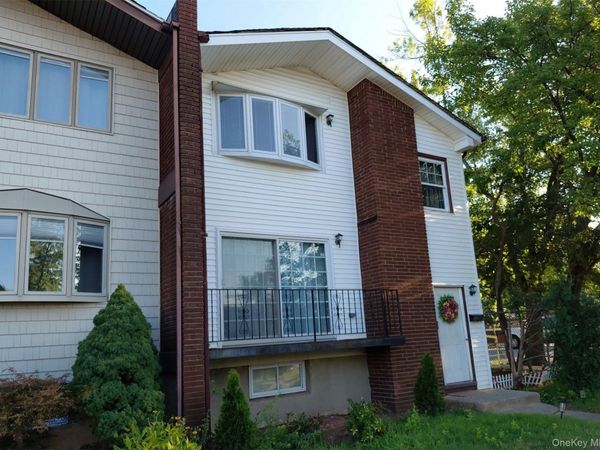271 Leverett Avenue , Staten Island, NY 10308