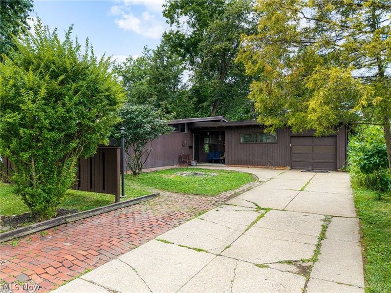 6390 Nelwood Road, Parma Heights, OH 44130 Photo 1