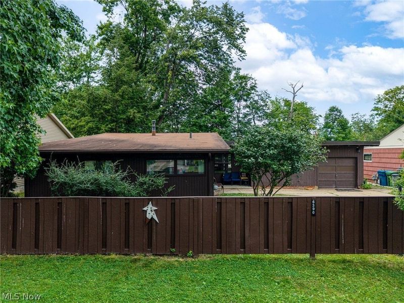 6390 Nelwood Road, Parma Heights, OH 44130 Photo 2