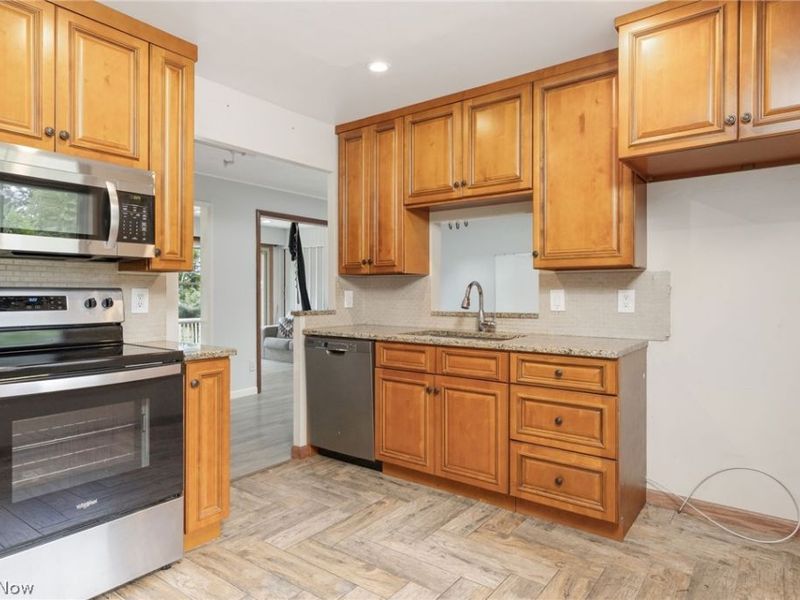 6390 Nelwood Road, Parma Heights, OH 44130 Photo 5