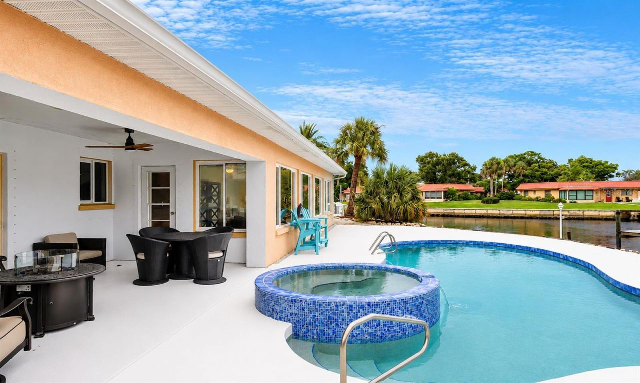 4223 Royal Palm Drive, Bradenton, FL 34210 Photo