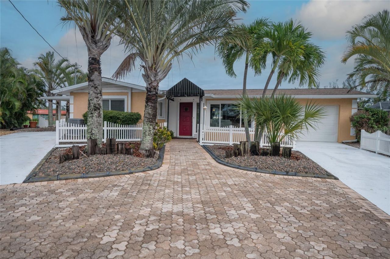 4223 Royal Palm Drive, Bradenton, FL 34210 Photo