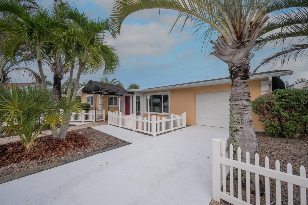 4223 Royal Palm Drive, Bradenton, FL 34210 Photo