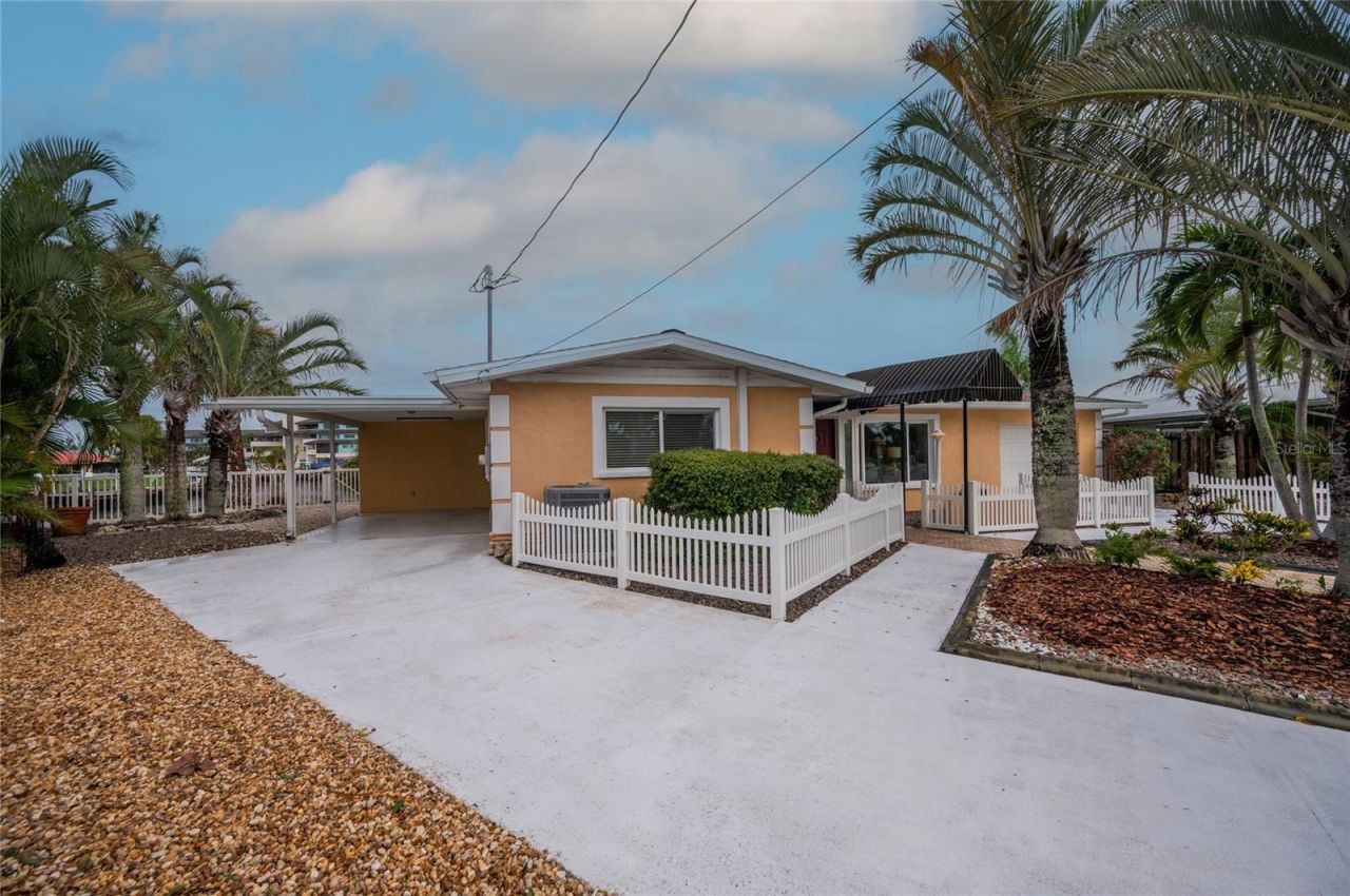 4223 Royal Palm Drive, Bradenton, FL 34210 Photo