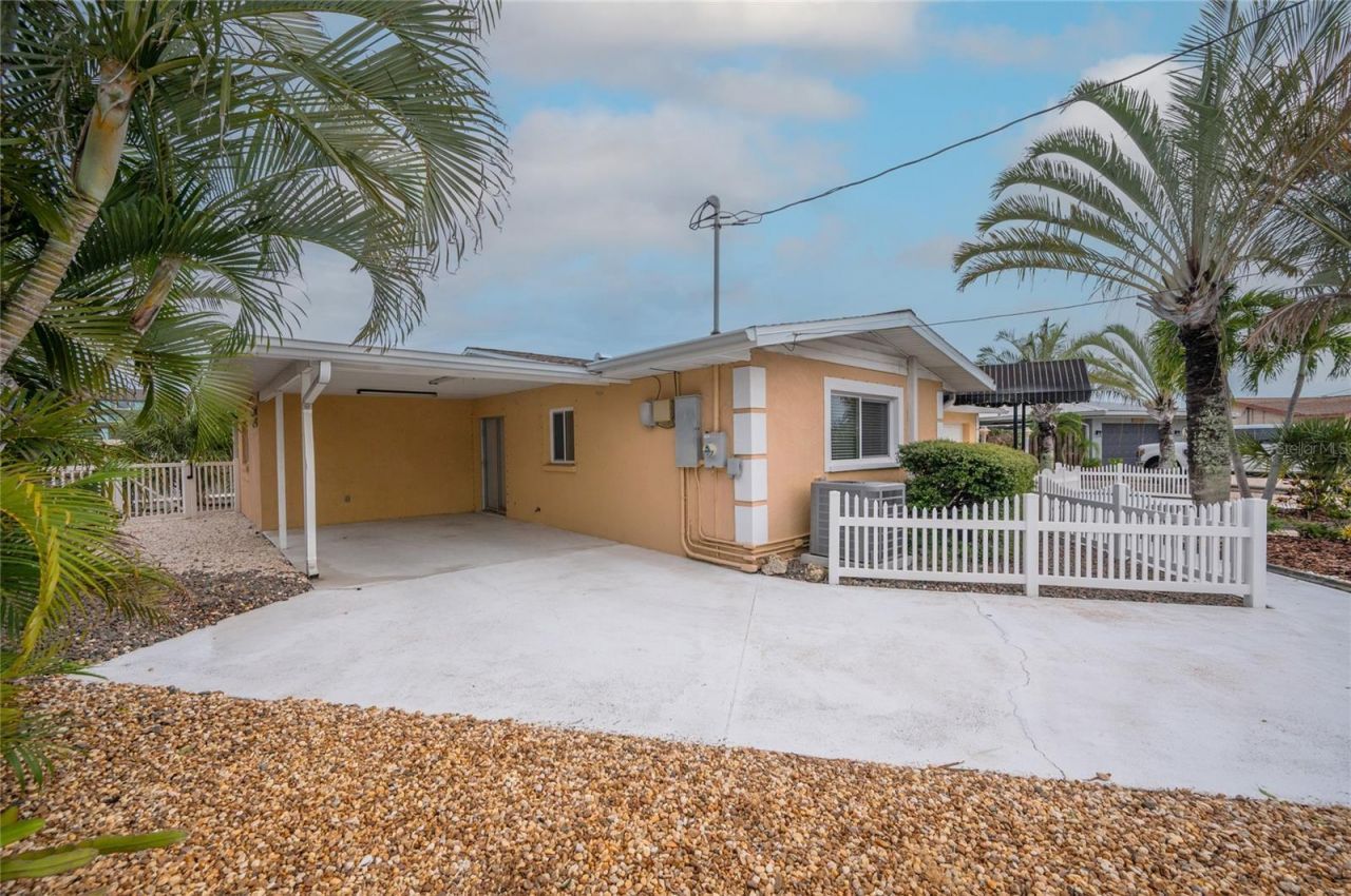 4223 Royal Palm Drive, Bradenton, FL 34210 Photo