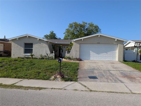 8206 DEDHAM DRIVE , PORT RICHEY, FL 34668