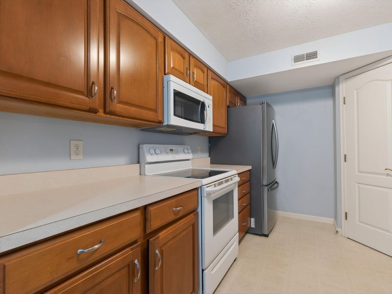 1604 Ashley Court, Unit 201, Florence, KY 41042 Photo 7