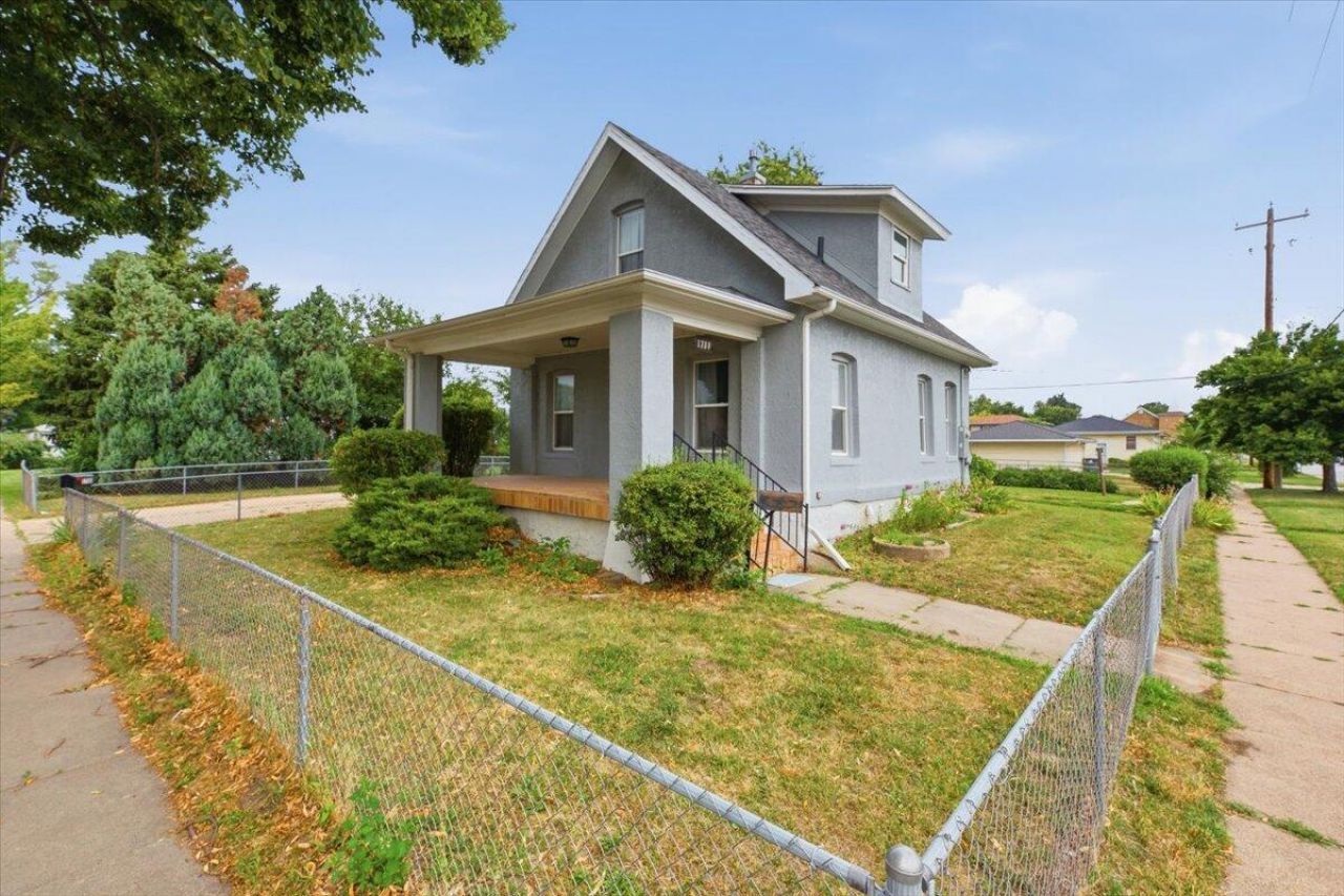 1700 Avenue D, Council Bluffs, IA 51501 Main Photo