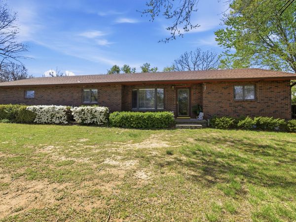 2949 State Hwy Jj , Crane, MO 65633