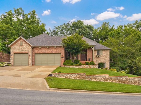 5838 S Brightwater Trail, Springfield, MO 65810