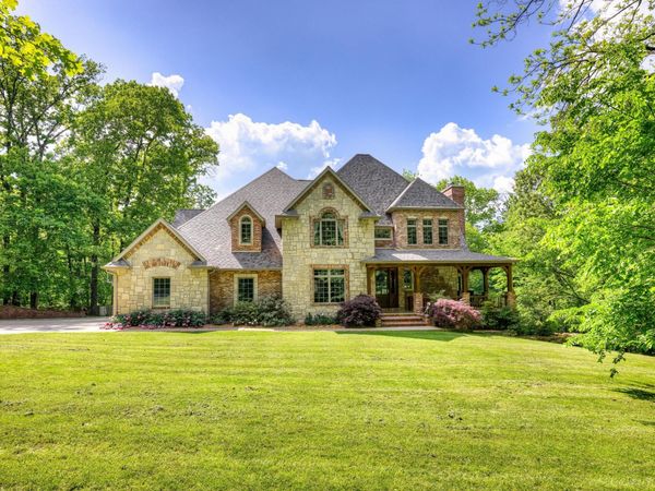 4955 Deer Run Loop, Carthage, MO 64836