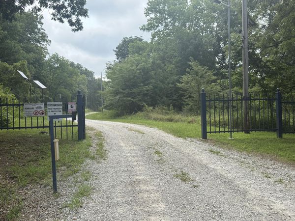 000 Paulson Drive , Edwards, MO 65326