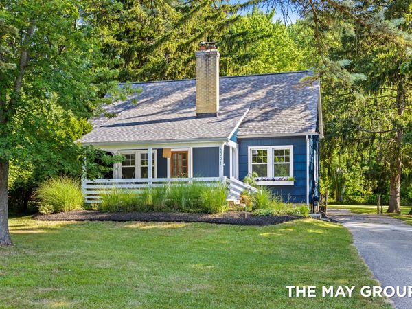 6291 Cascade Road SE, Grand Rapids, MI 49546