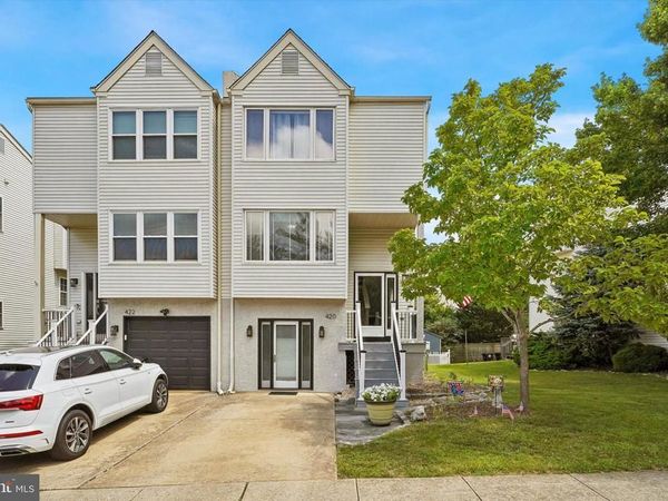 420 PLEASANT VALLEY DRIVE, CONSHOHOCKEN, PA 19428