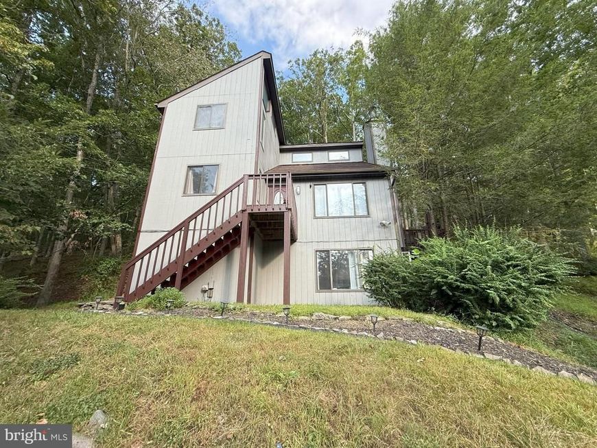 6271 Decker Road, Bushkill, PA 18324 Main Photo
