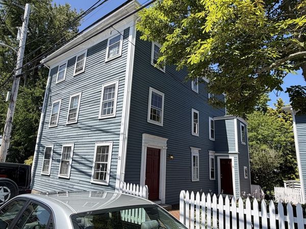 51 Elm Street, Unit 2, Marblehead, MA 01945