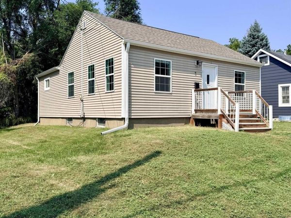 3 Perry Lane, Sioux City, IA 51104