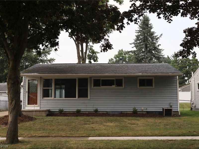 1093 Sutherland Avenue, Akron, OH 44314 Photo 3