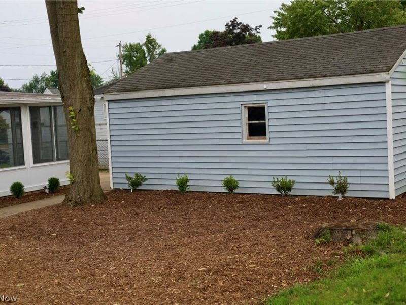 1093 Sutherland Avenue, Akron, OH 44314 Photo 6