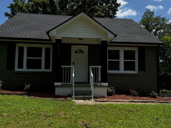 815 Cumberland Dr , Clarksville, TN 37040