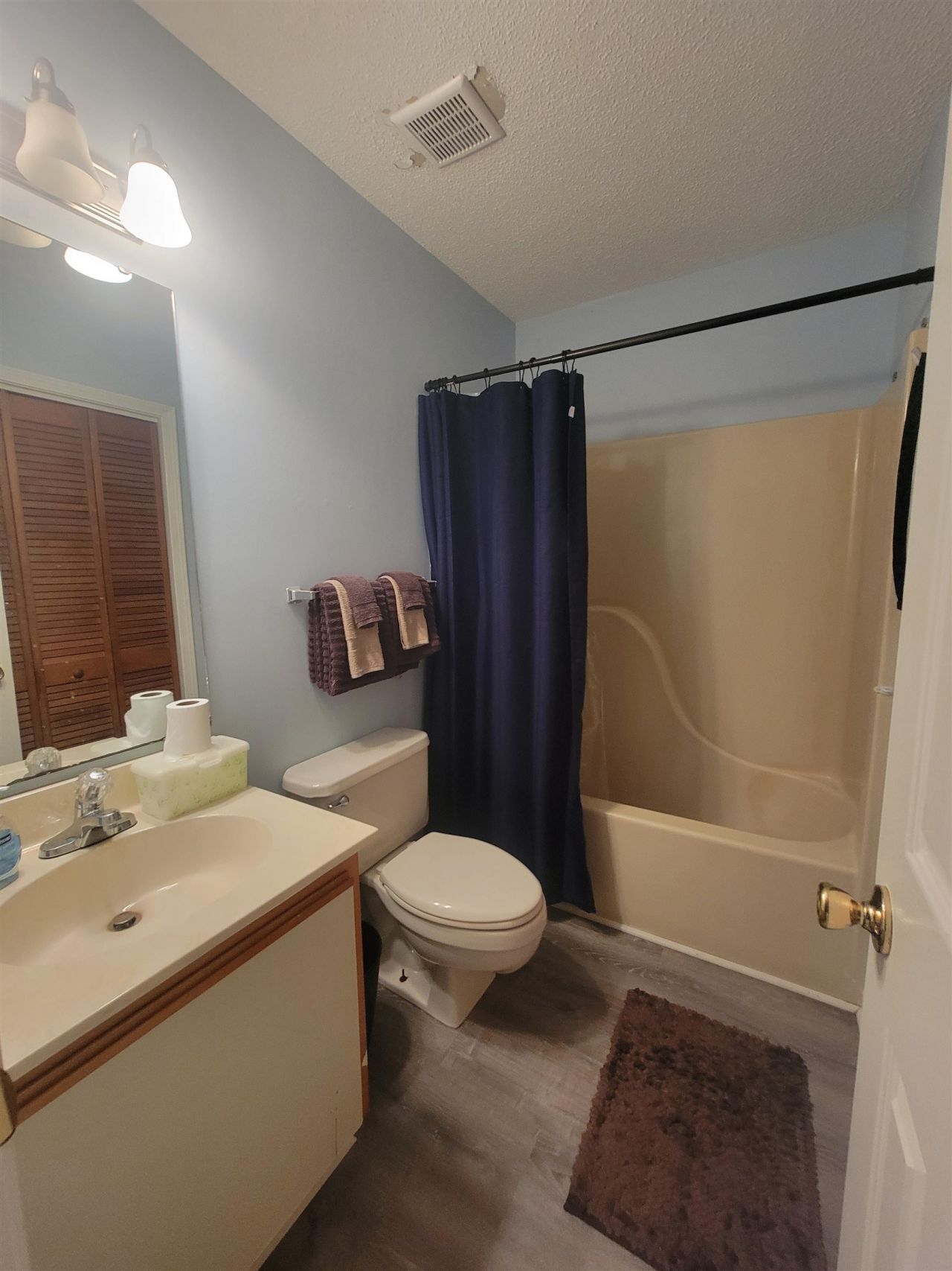 923 Fairwood Lakes Ln. Photo 7