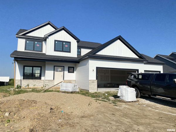 1815 Spartan Drive, Chatham, IL 62629