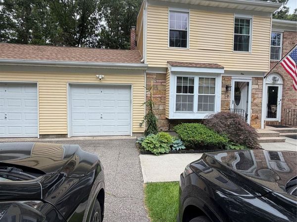 1 Thornton , Yaphank, NY 11980