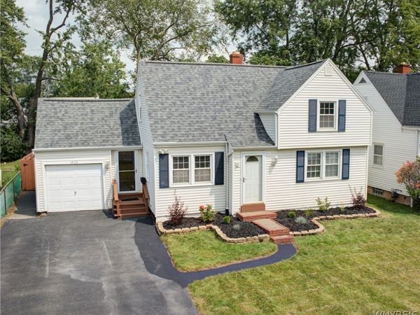 1603 Love Road, Grand Island, NY 14072