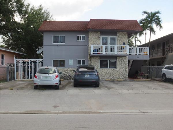 85 W 28th St , Hialeah, FL 33010