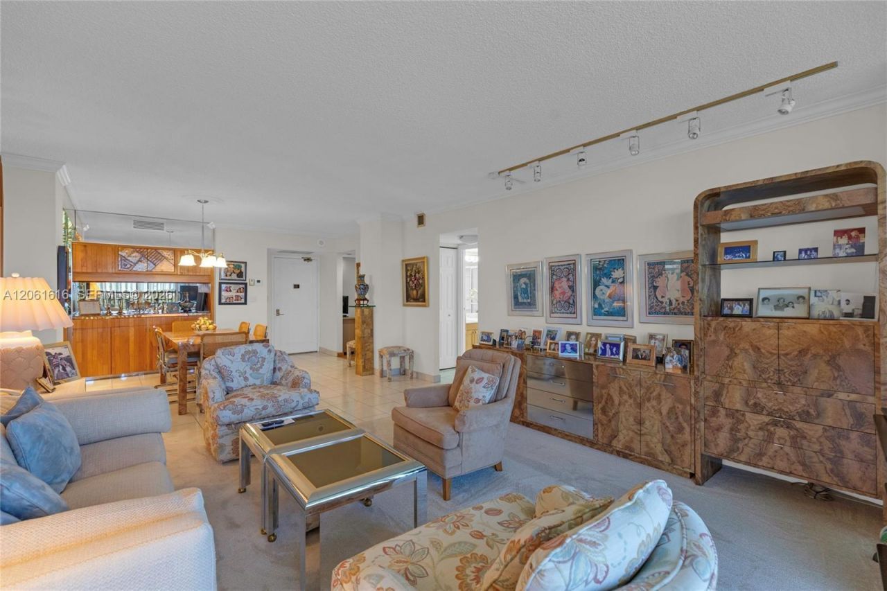 20335 W Country Club Dr, Unit 1806, Aventura, FL 33180 Photo