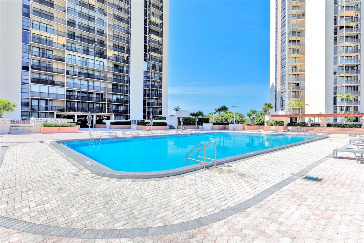 20335 W Country Club Dr, Unit 1806, Aventura, FL 33180 Photo