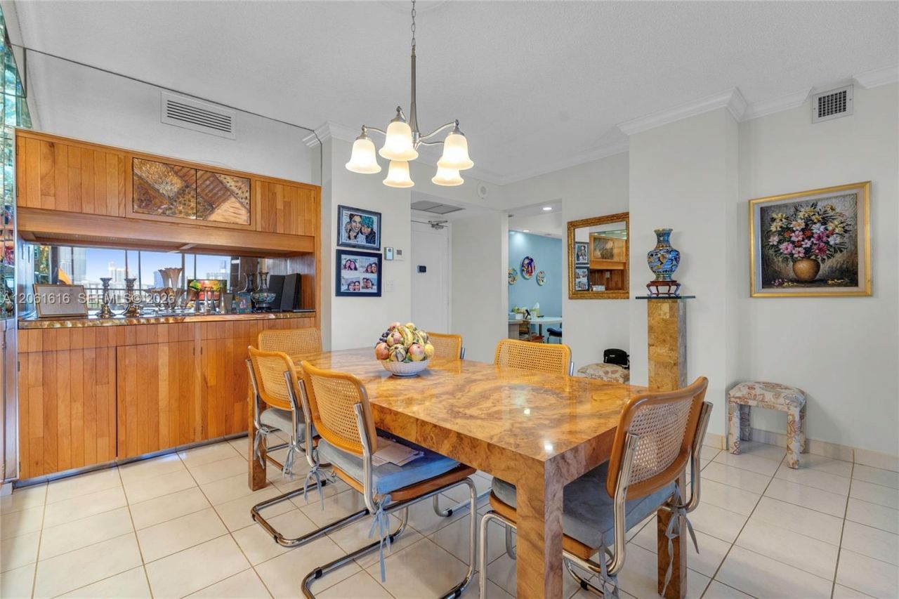 20335 W Country Club Dr, Unit 1806, Aventura, FL 33180 Photo
