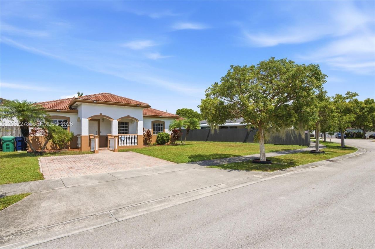 22470 SW 103rd Ave, Cutler Bay, FL 33190 Photo