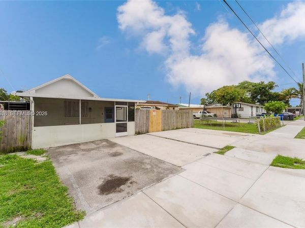 5737 Grant St, Unit 3, Hollywood, FL 33021