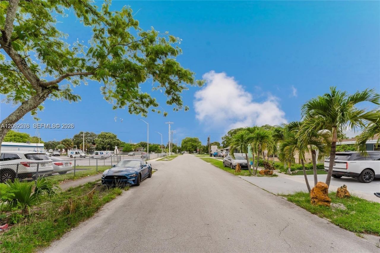 5737 Grant St, Unit 3, Hollywood, FL 33021 Photo