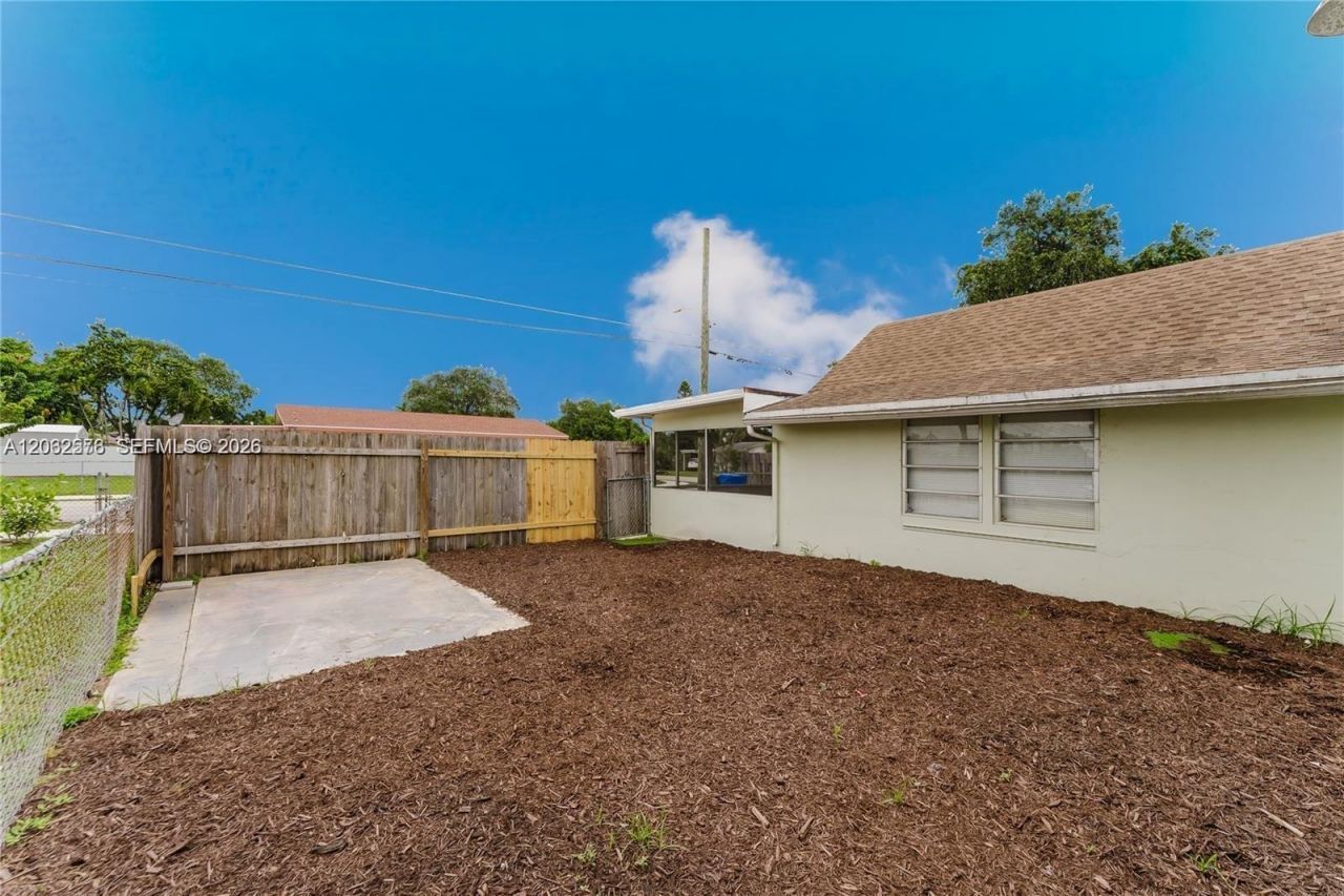 5737 Grant St, Unit 3, Hollywood, FL 33021 Photo